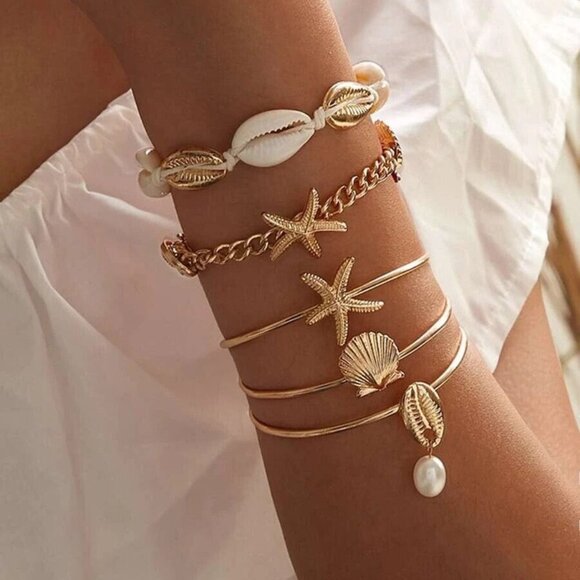 Beautiful 5 PC Gold Sealife Seashell Beach Ocean Mermaid Bracelet Stack Set NEW - Picture 1 of 8
